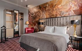 Grand Poet Hotel And Spa By Semarah
